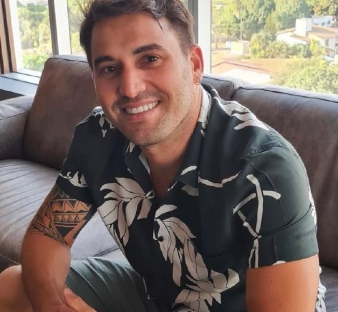 [Tayrone celebra liderança de música com Marília Mendonça]