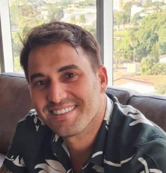 Tayrone celebra liderança de música com Marília Mendonça Tayrone celebra liderança de música com Marília Mendonça