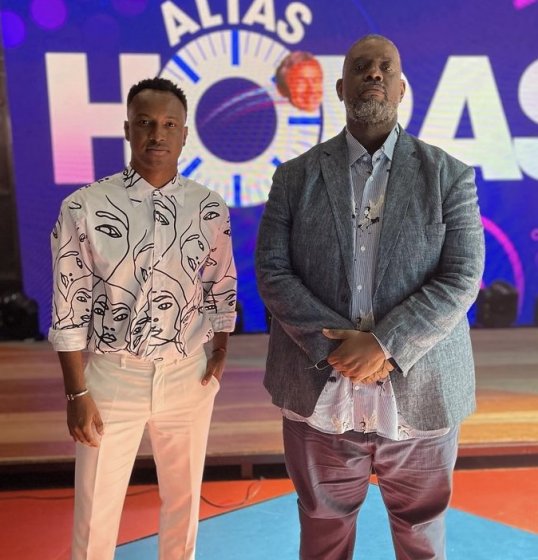 Thiaguinho nega retorno para o Exaltasamba com Péricles Thiaguinho nega retorno para o Exaltasamba com Péricles