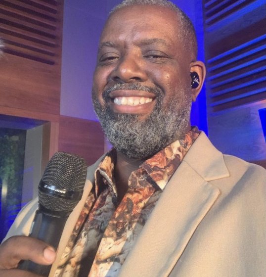 Péricles fala sobre a parceria musical com a Disney Péricles fala sobre a parceria musical com a Disney