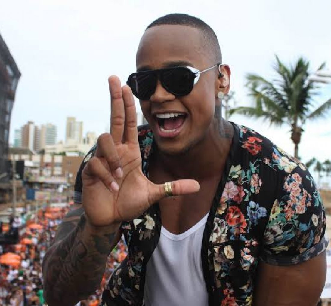 [Léo Santana se manifestou a favor do Carnaval]