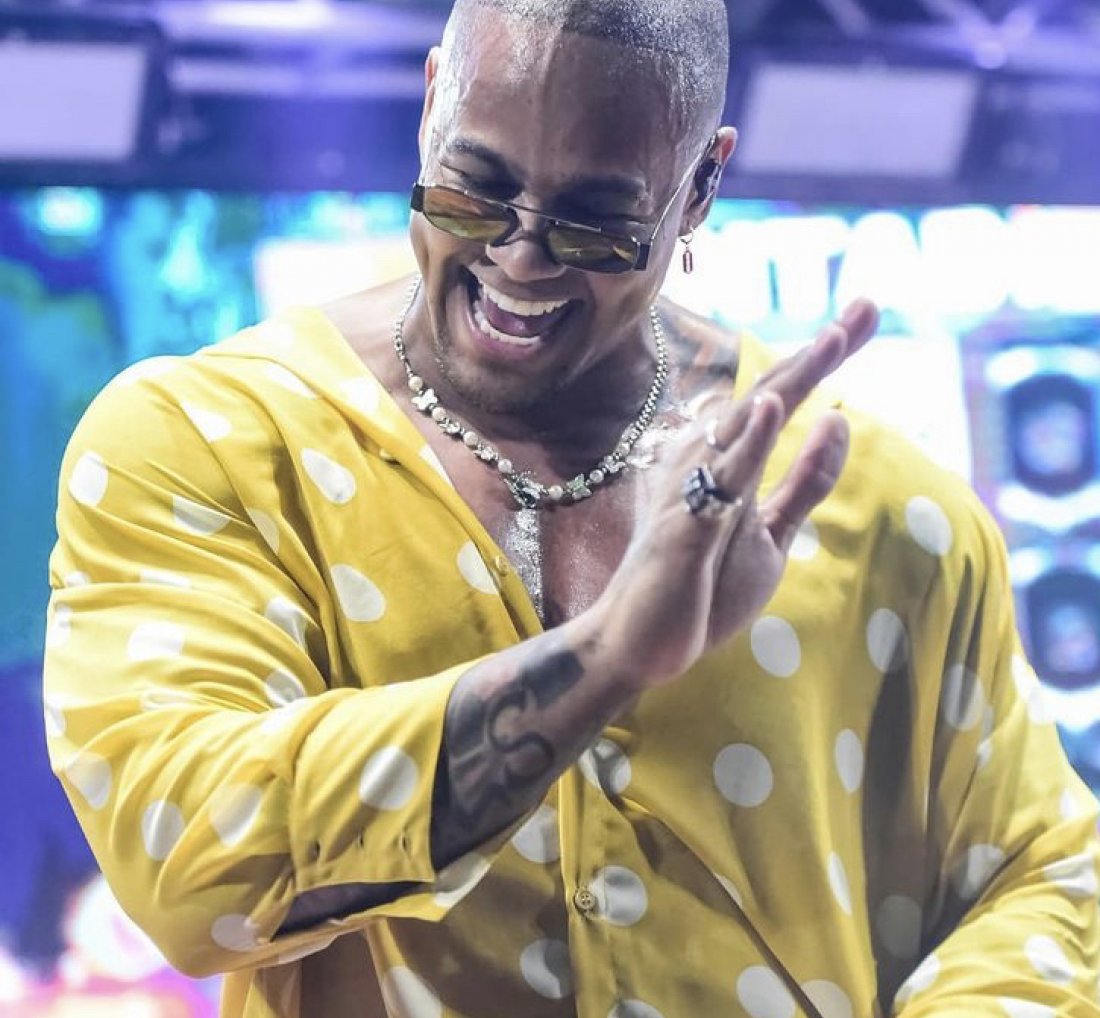 Novidade! Léo Santana divulga primeira atração do [Novidade! Léo Santana divulga primeira atração do