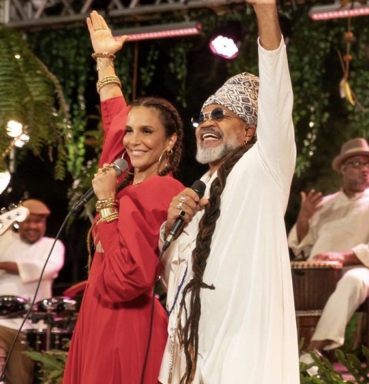 Ivete Sangalo e Carlinhos Brown lançam parceria: Ivete Sangalo e Carlinhos Brown lançam parceria: