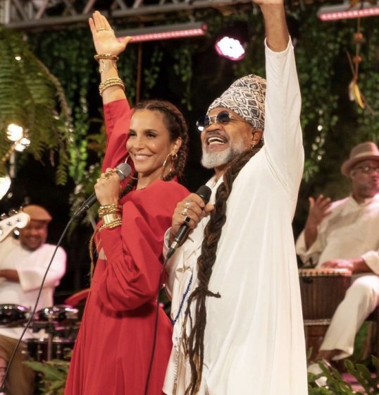 Ivete Sangalo e Carlinhos Brown lançam parceria: 