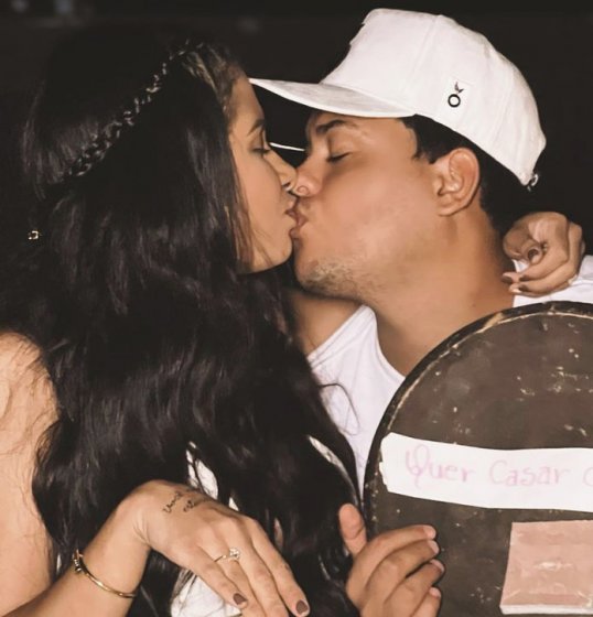 Thiago Aquino e Thayná Santiago ficam noivos: Thiago Aquino e Thayná Santiago ficam noivos: