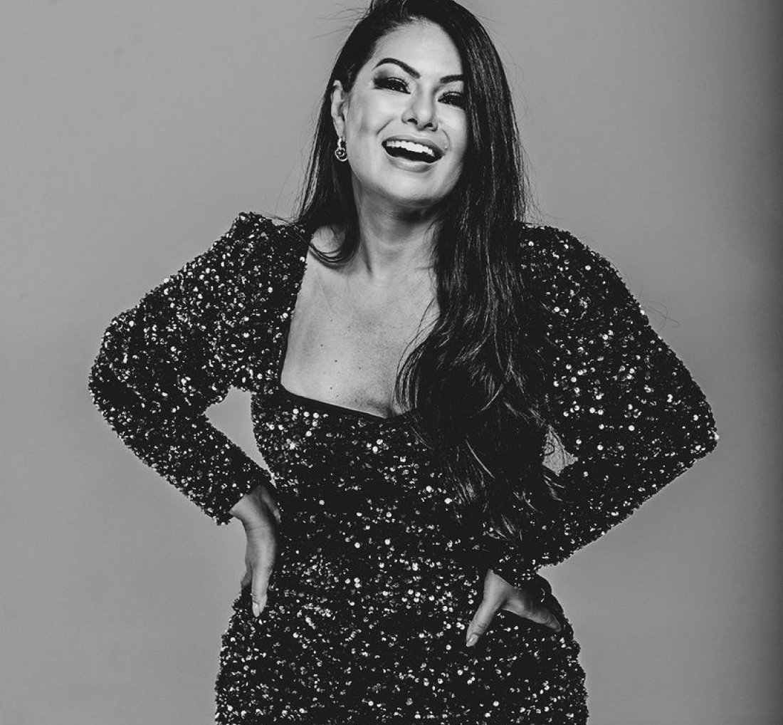 [Faleceu nesta quarta-feira (23), a cantora Paulinha Abelha, da banda Calcinha Preta]