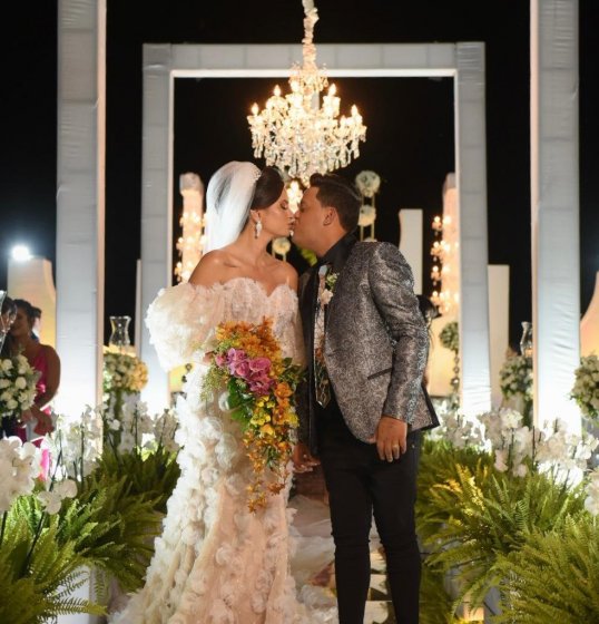 Thiago Aquino e Thayná Santiago se casam e revelam que segundo filho está à caminho