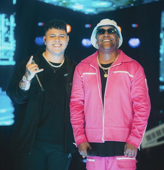 Psirico lança música nova ao lado de Rogerinho: Psirico lança música nova ao lado de Rogerinho: