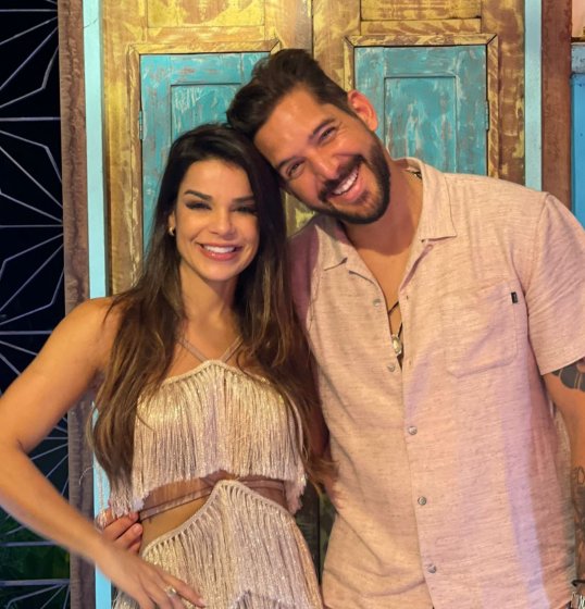 Babado Novo lança música em parceria com Banda Eva Babado Novo lança música em parceria com Banda Eva