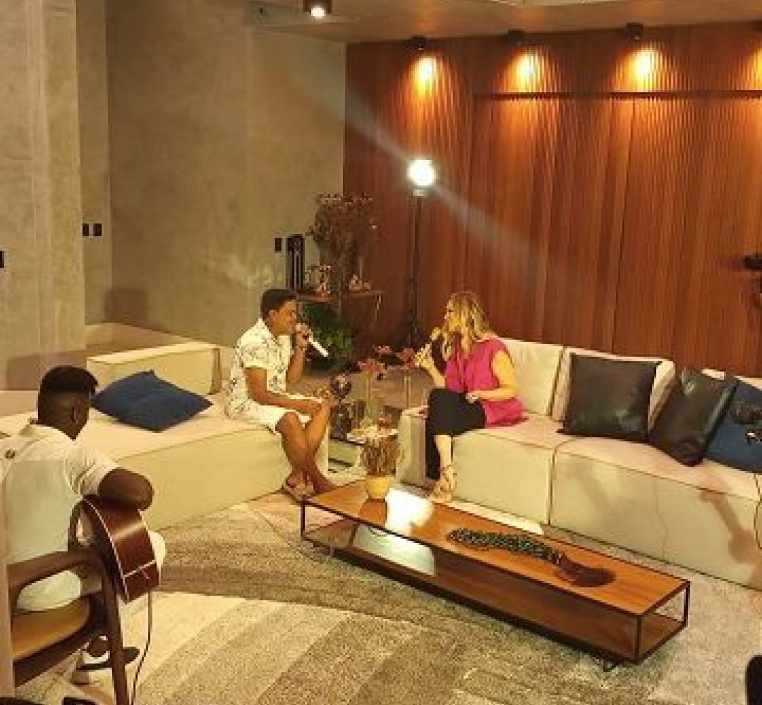 Thiago Aquino estreia primeira faixa de EP em parceria com Solange Almeida