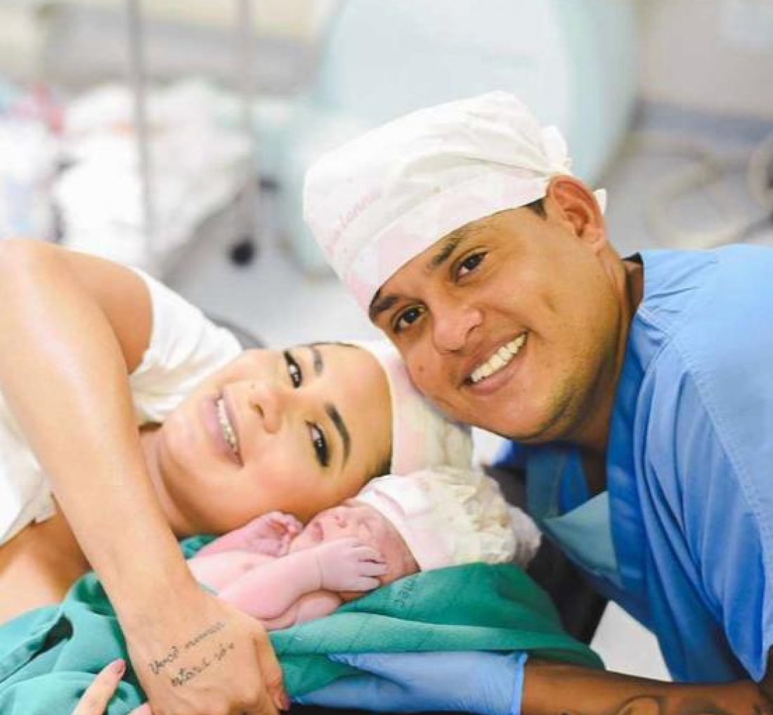 [Nasce Maria Lunna, filha de Thiago Aquino e Thayná Santiago]