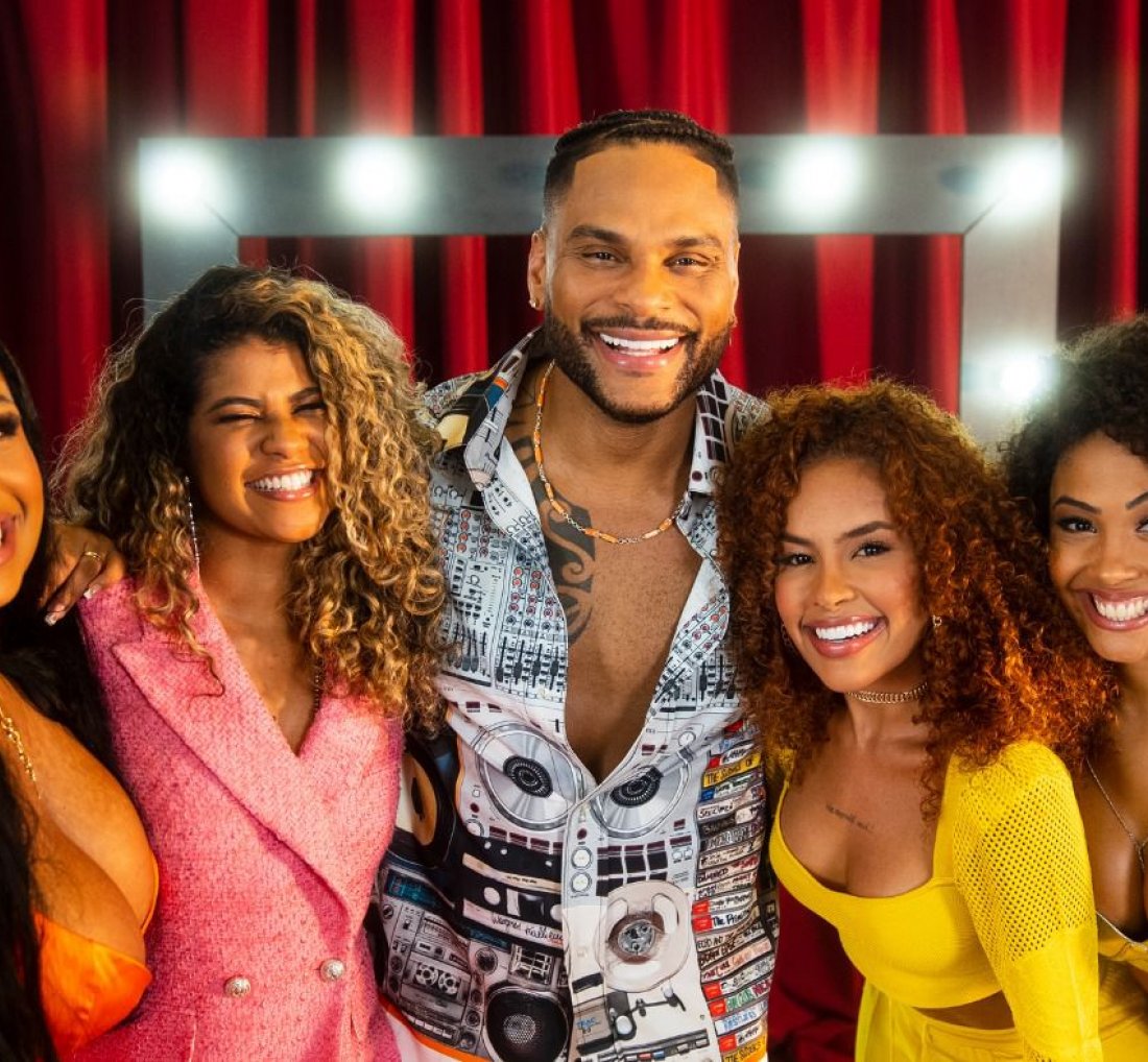 [Parangolé lança clipe protagonizado por Sthe Matos, Sheuba, Rafa Moreira e Belle Daltro]