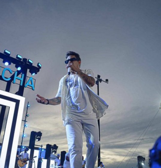 DVD de Thiago Aquino é gravado no Porto da Barra DVD de Thiago Aquino é gravado no Porto da Barra