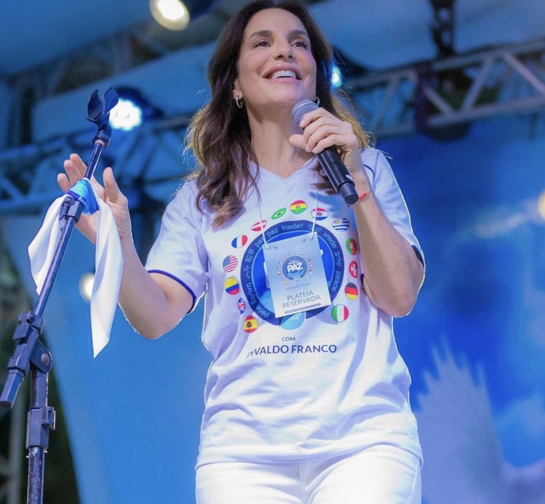 [Ivete participa do Movimento Você e a Paz produzido por Divaldo Franco]