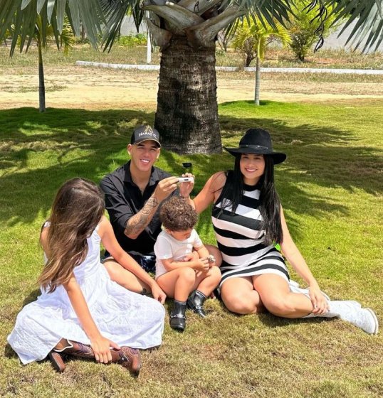 Zé Vaqueiro anuncia espera do segundo filho Zé Vaqueiro anuncia espera do segundo filho