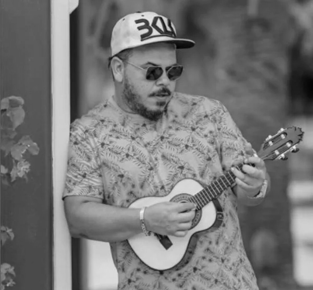 [Morre Renatinho, cantor da Banda Bokaloka]