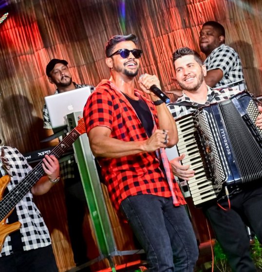 Aquecendo para o São João: Lincoln grava clássicos do forró na levada do pagode Aquecendo para o São João: Lincoln grava clássicos do forró na levada do pagode