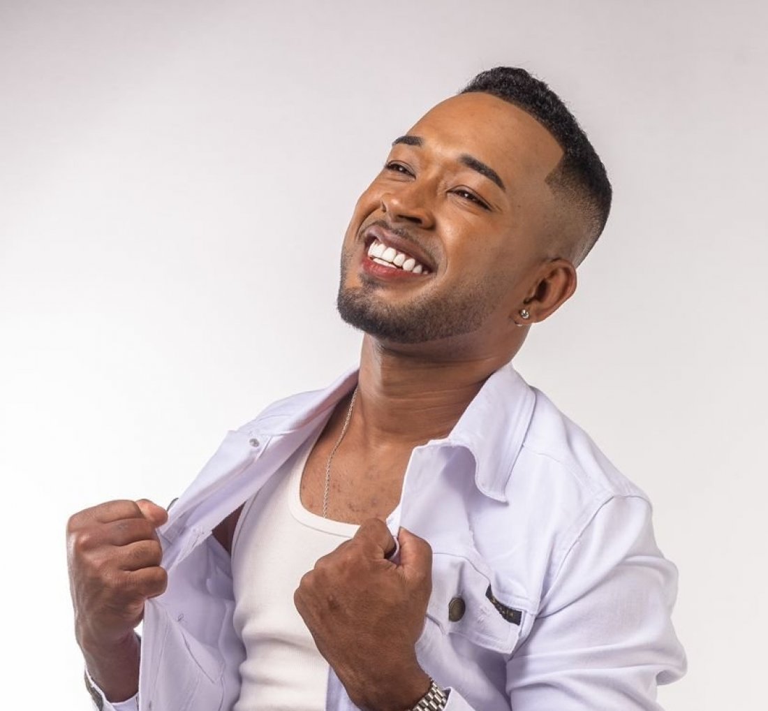 [Banda Toque Dez grava seu primeiro DVD com participações especiais do cantor Pablo, Nadson- O Feirinha, dentre outros, no Ária Hall em Feira de Santana]