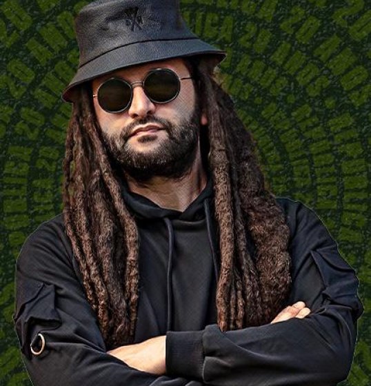 Presente na República: conheça Alborosie músico que fez parte da banda de apoio de Bob Marley