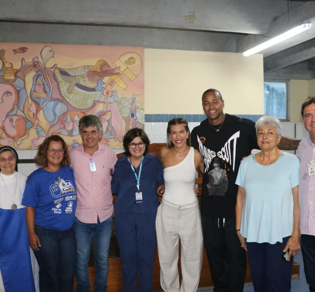 [Léo Santana e Lore Improta visitam Obras Sociais Irmã Dulce para Baile de Gala ]