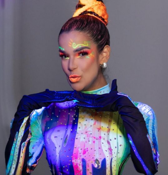 Babado Novo lança posta para o verão 'Mundo Colorido' Babado Novo lança posta para o verão 'Mundo Colorido'