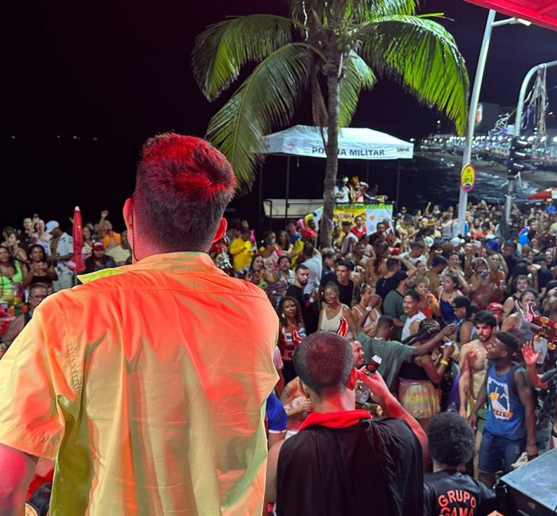 [Kart Love faz show e arrasta multidão no Furdunço neste domingo 04]
