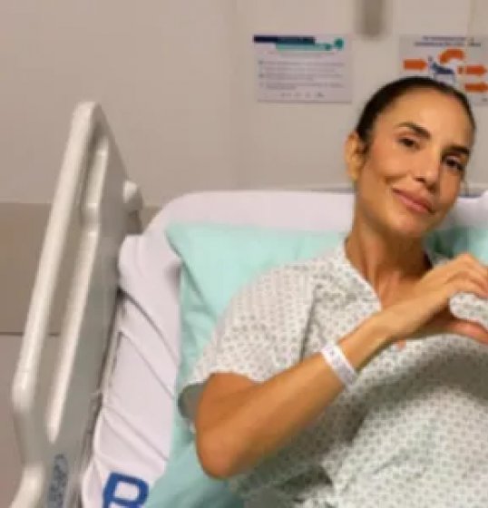 Ivete Sangalo é internada com pneumonia em Salvador Ivete Sangalo é internada com pneumonia em Salvador