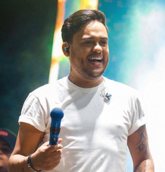 Thiago Aquino anuncia gravação grandiosa do seu novo DVD na favela Paraisópolis. Confira Thiago Aquino anuncia gravação grandiosa do seu novo DVD na favela Paraisópolis. Confira