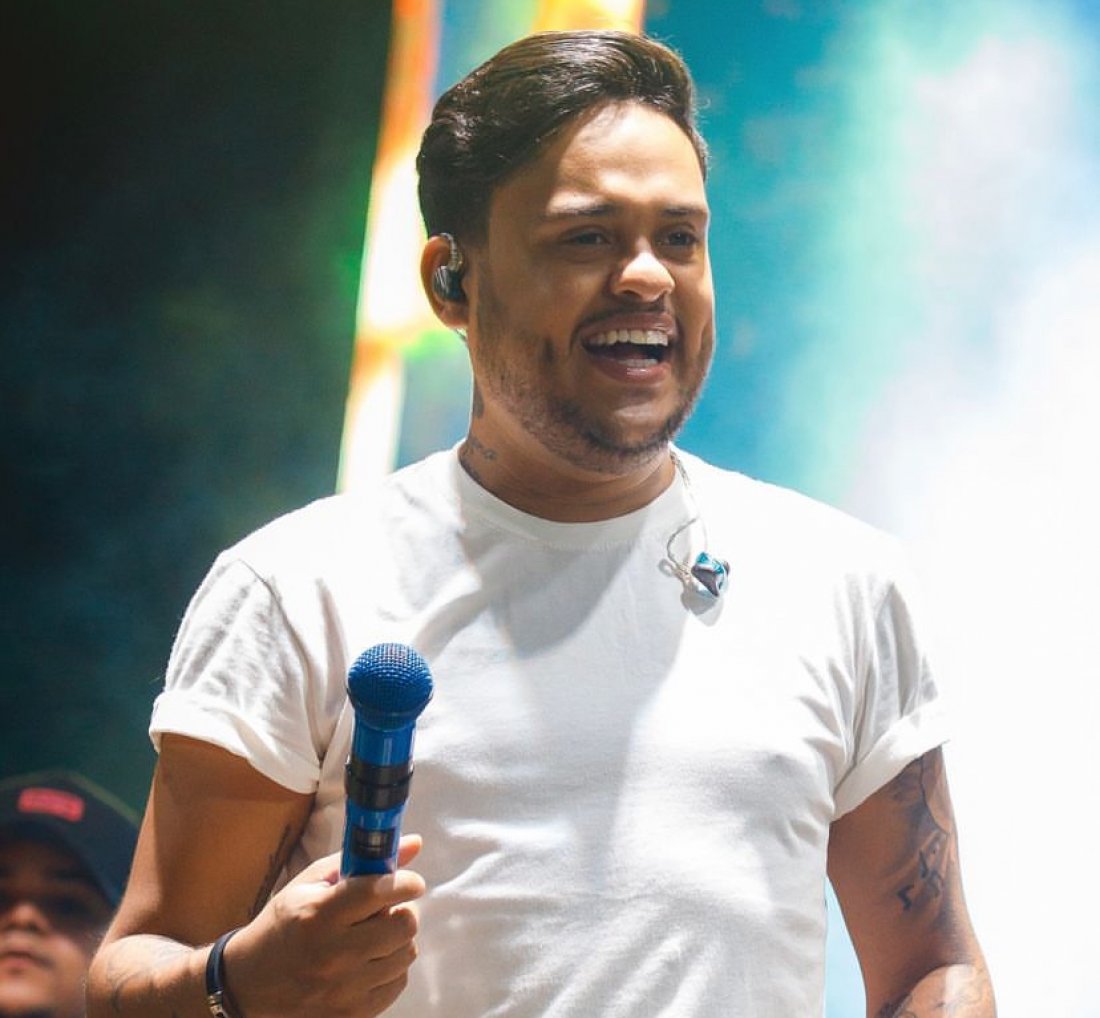 [Thiago Aquino anuncia gravação grandiosa do seu novo DVD na favela Paraisópolis. Confira]