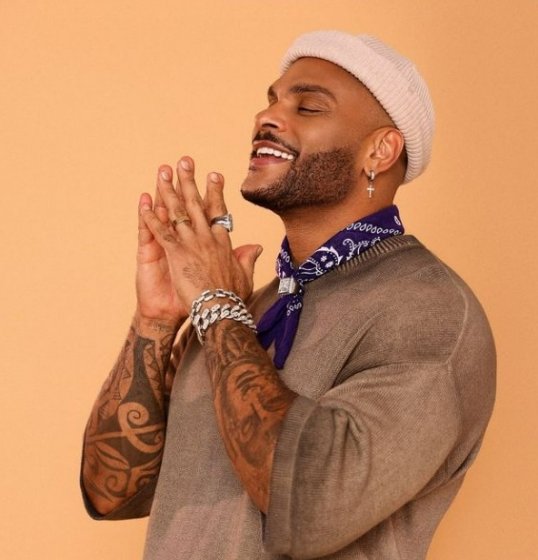 Tony Salles anuncia seu primeiro CD solo após saída do Parangolé Tony Salles anuncia seu primeiro CD solo após saída do Parangolé