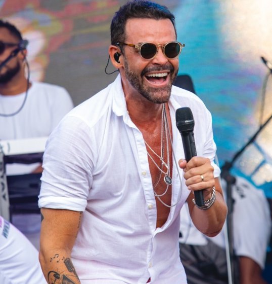 [Alexandre Peixe anuncia gravação de audiovisual em homenagem a Chiclete com Banana e Asa de Águia]