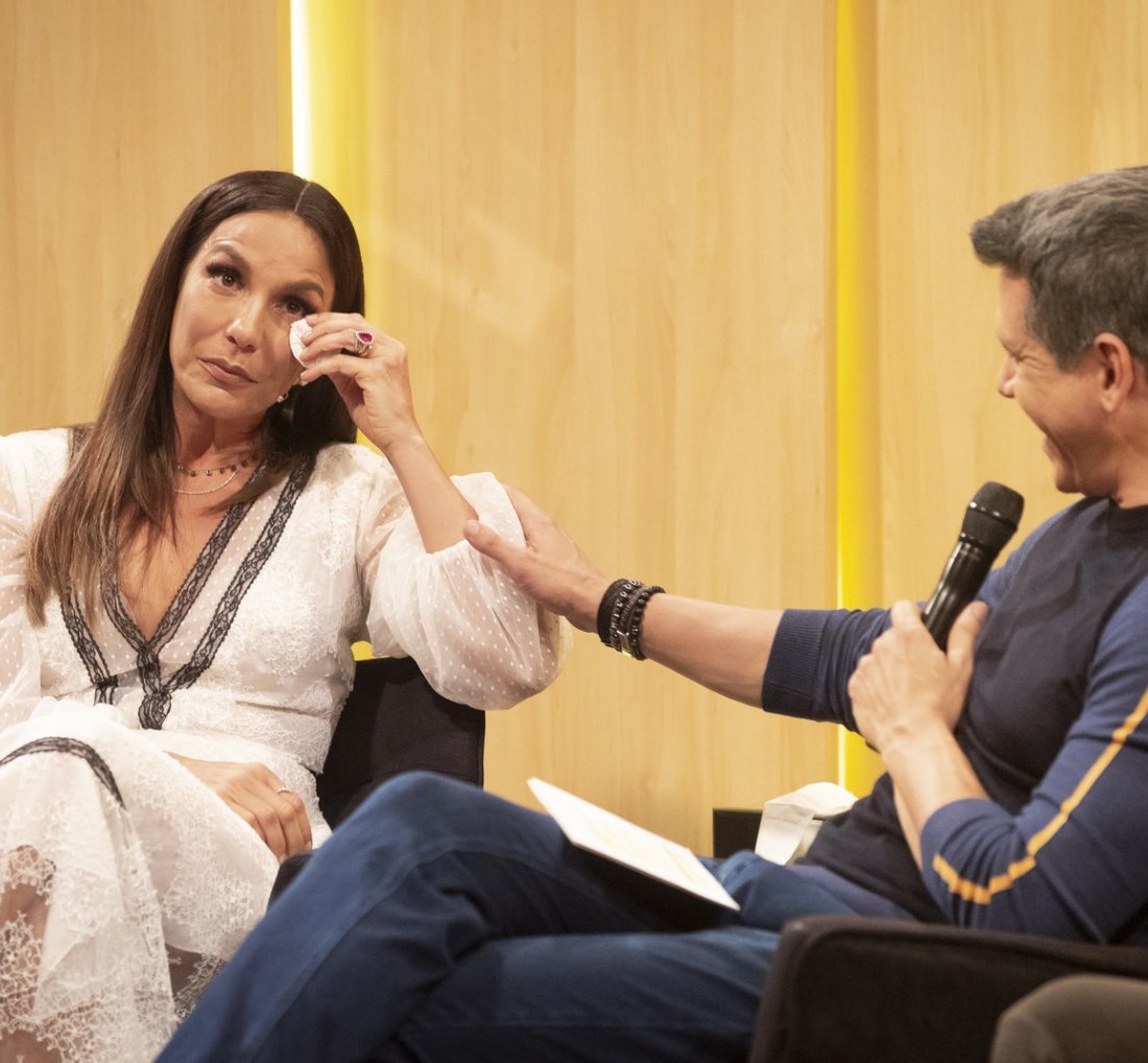 [Ivete Sangalo é homenageada em programa de TV ]