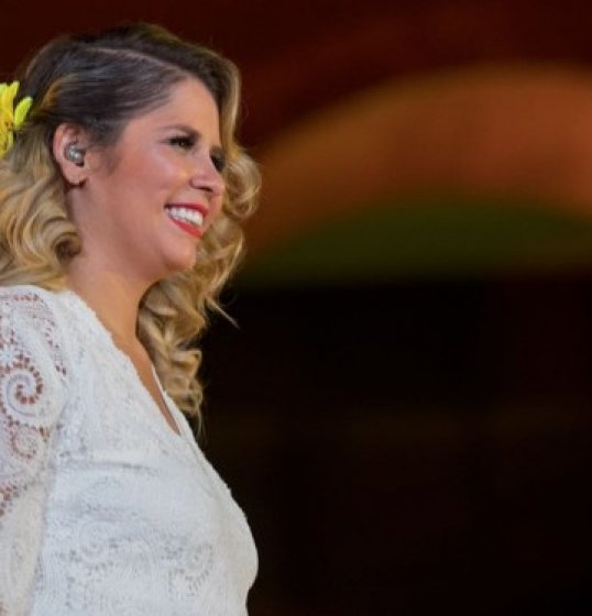 Marília Mendonça recebe Henrique e Juliano em show surpresa Marília Mendonça recebe Henrique e Juliano em show surpresa