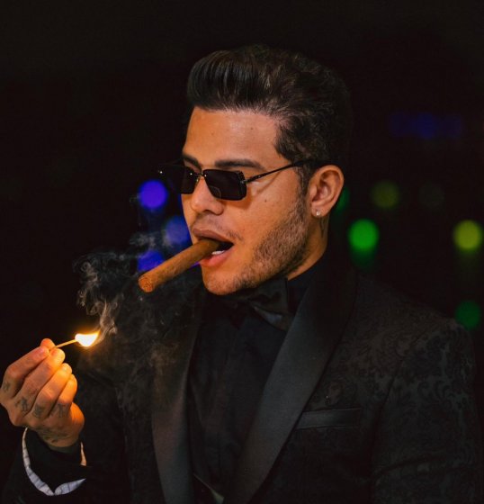 Tierry lança álbum autoral“10/10”, com faixas inéditas, em todas as plataformas digitais Tierry lança álbum autoral“10/10”, com faixas inéditas, em todas as plataformas digitais