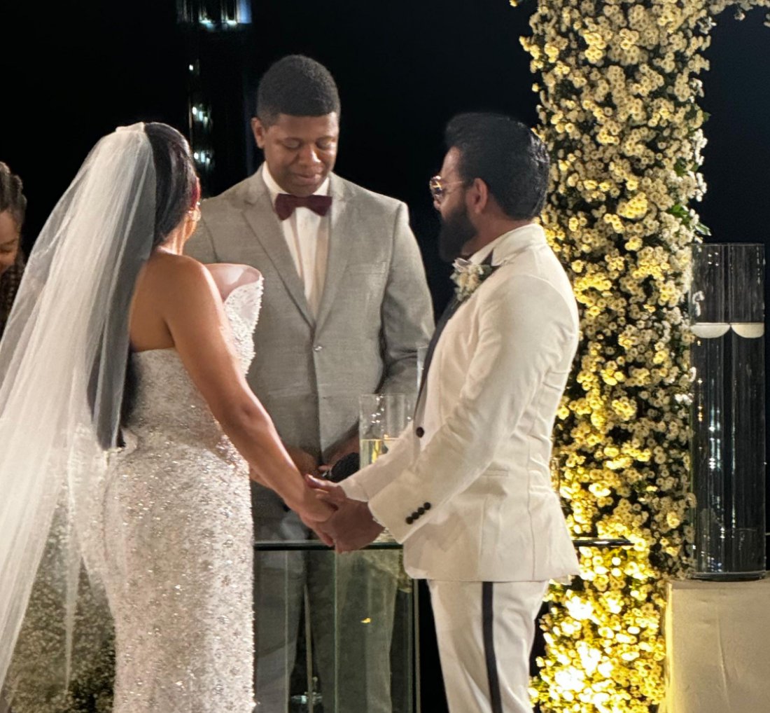 [Pablo do Arrocha Surpreende Adriele com com cerimônia de casamento ]