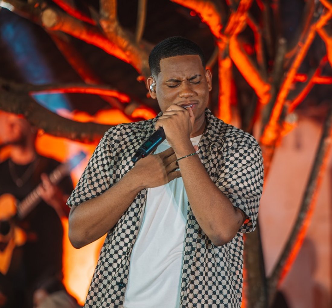 [Netto Brito celebra 1 milhão de visualizações da música “Tenho Medo”]