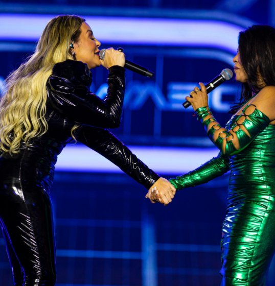 Cavaleiros do Forró chama Calcinha Preta para “Um Brinde” Cavaleiros do Forró chama Calcinha Preta para “Um Brinde”