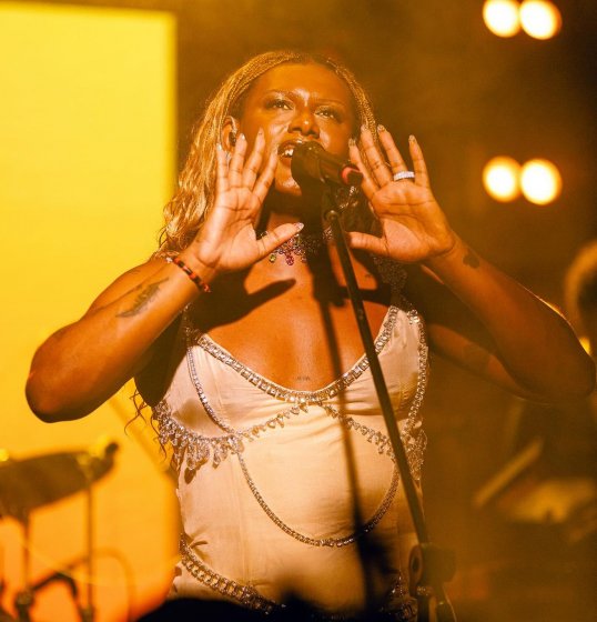 [Liniker se destaca nas indicações no Prêmio Multishow 2024 ]