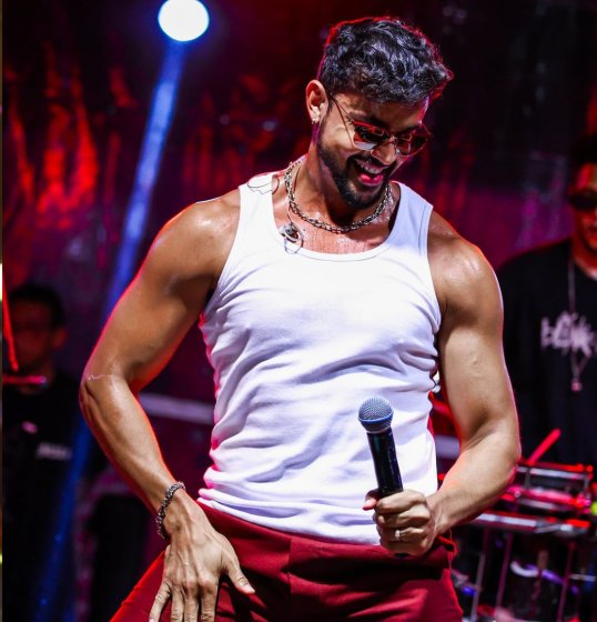 Saiba mais: Lincoln Senna é o novo vocalista da Banda Parangolé Saiba mais: Lincoln Senna é o novo vocalista da Banda Parangolé