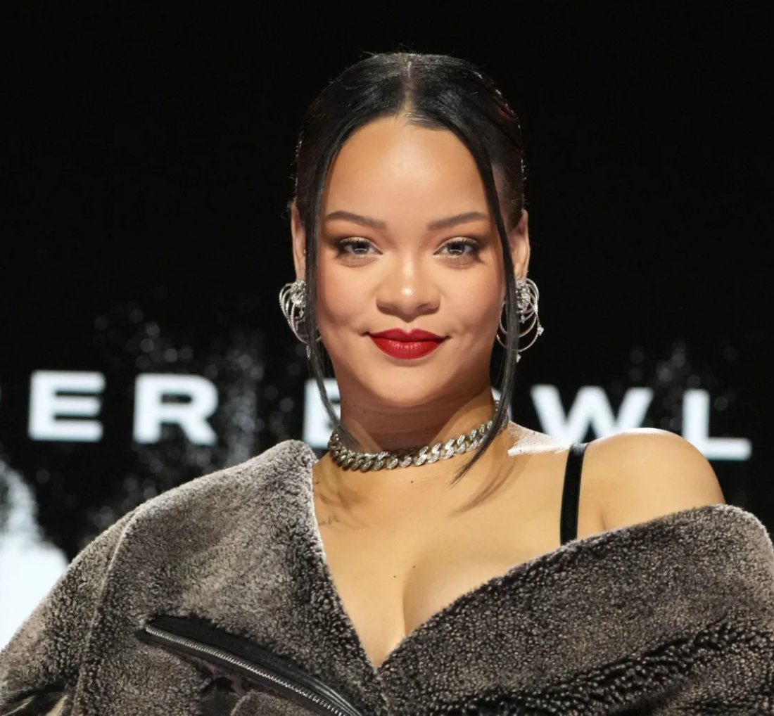 [Veja vídeo: Circulam imagens da suposta Rihanna em São Paulo – é a diva do pop ou sua sósia brasileira?]