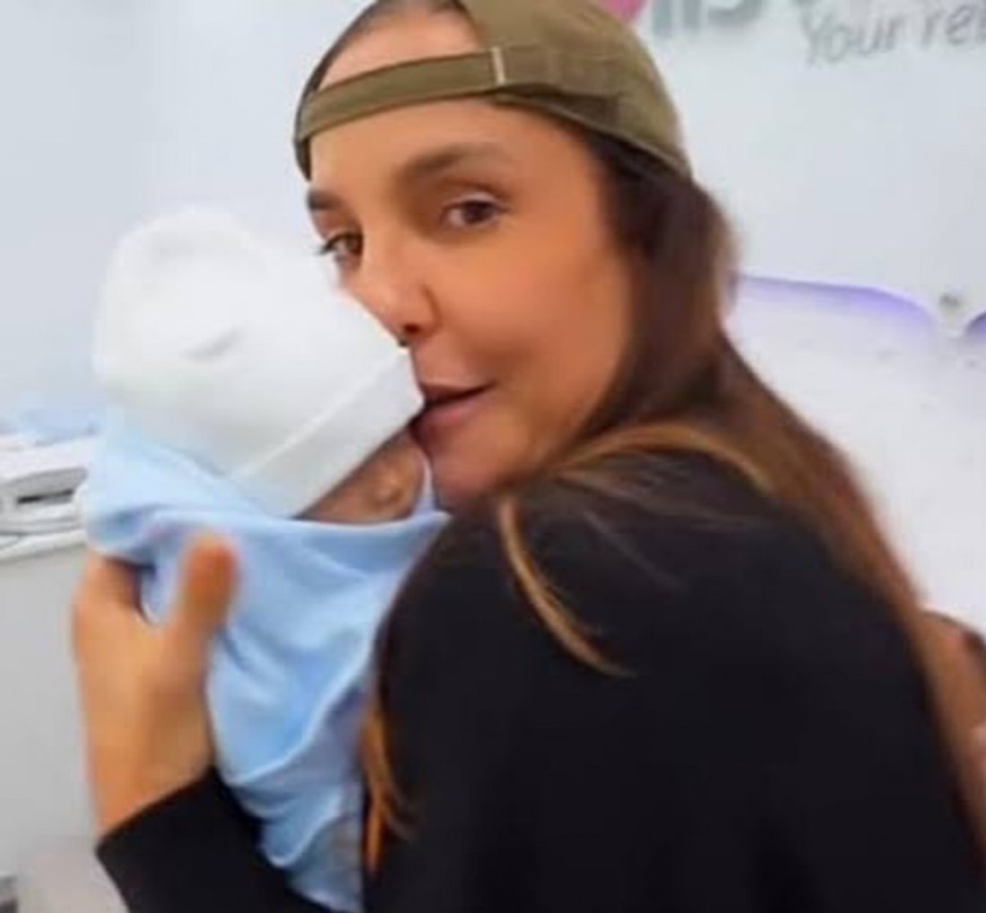 [Veja fotos: Loja de enxoval nos EUA é fechada exclusivamente para Ivete Sangalo fazer compras]