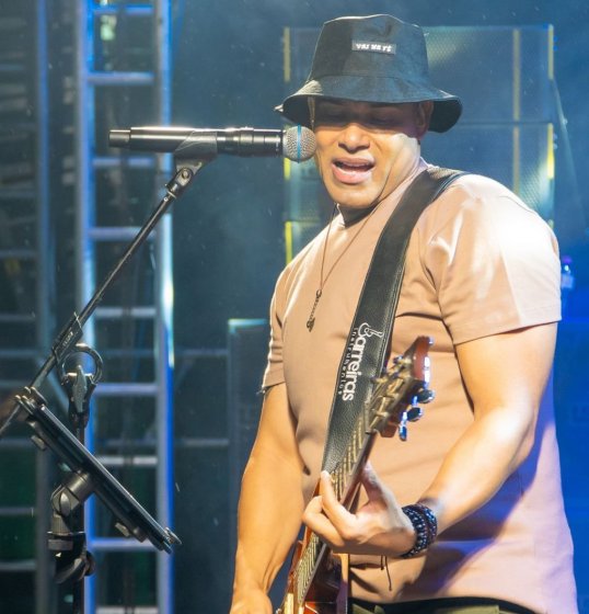 Kiki Chicabana grava DVD “Nostalgia” com a participação de Wesley Safadão Kiki Chicabana grava DVD “Nostalgia” com a participação de Wesley Safadão