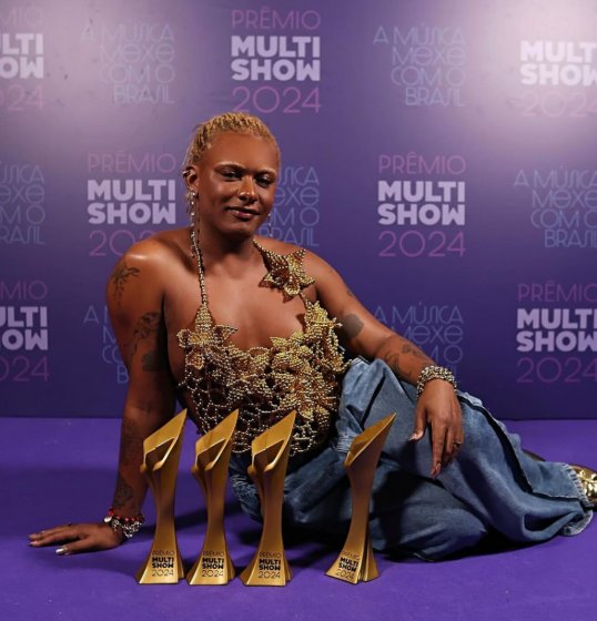Liniker: a grande vencedora do Prêmio Multishow 2024 Liniker: a grande vencedora do Prêmio Multishow 2024