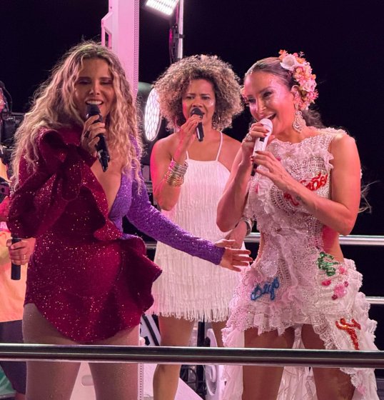 EXCLUSIVO: Claudia Leitte homenageia Márcia Freire no Carnaval de Salvador EXCLUSIVO: Claudia Leitte homenageia Márcia Freire no Carnaval de Salvador