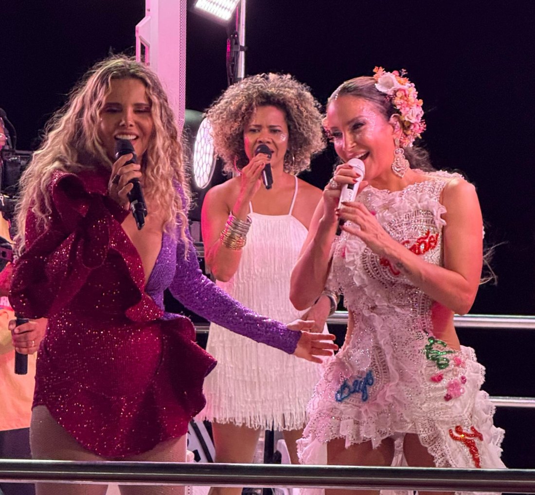 [EXCLUSIVO: Claudia Leitte homenageia Márcia Freire no Carnaval de Salvador]