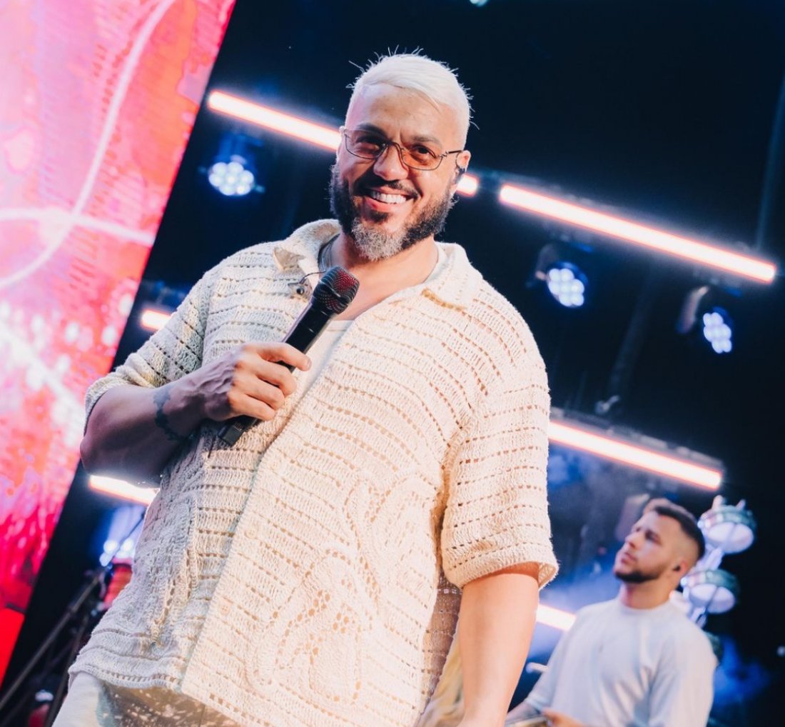 [Camarote Glamour promove show inesquecível de Belo e encontro com Thiaguinho no palco]