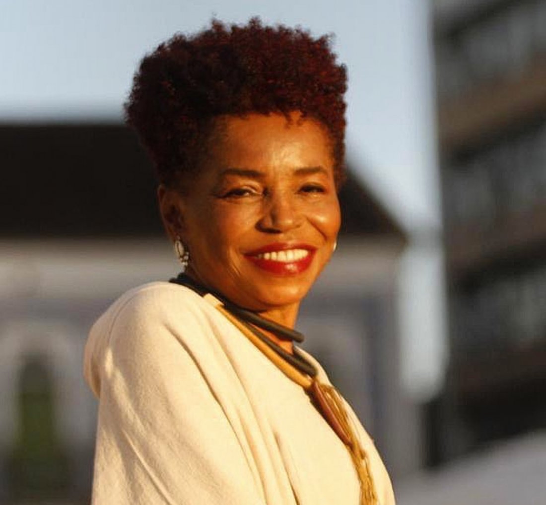 [Morre Wanda Chase, ícone do jornalismo baiano]