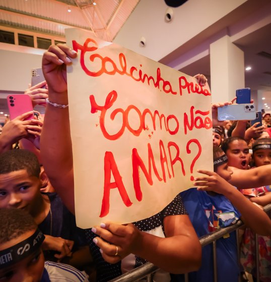 [Pocket Show da Calcinha Preta reúne mais de 5 mil pessoas no Salvador Norte Shopping e aquece público para o Festival Atemporal]