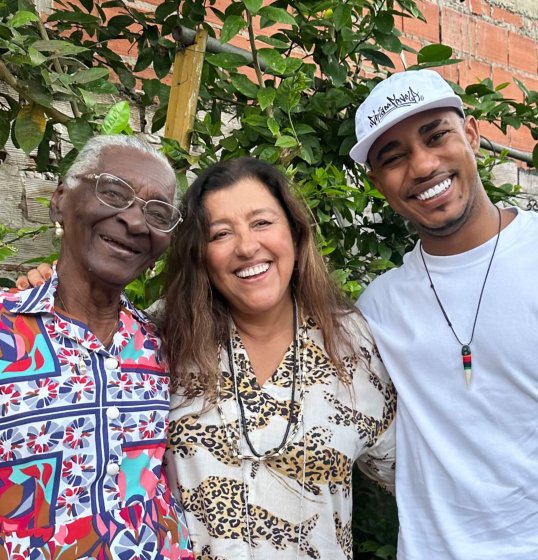 [Regina Casé cumpre último desejo de Preta Gil ao lado do Kannalha; veja fotos]