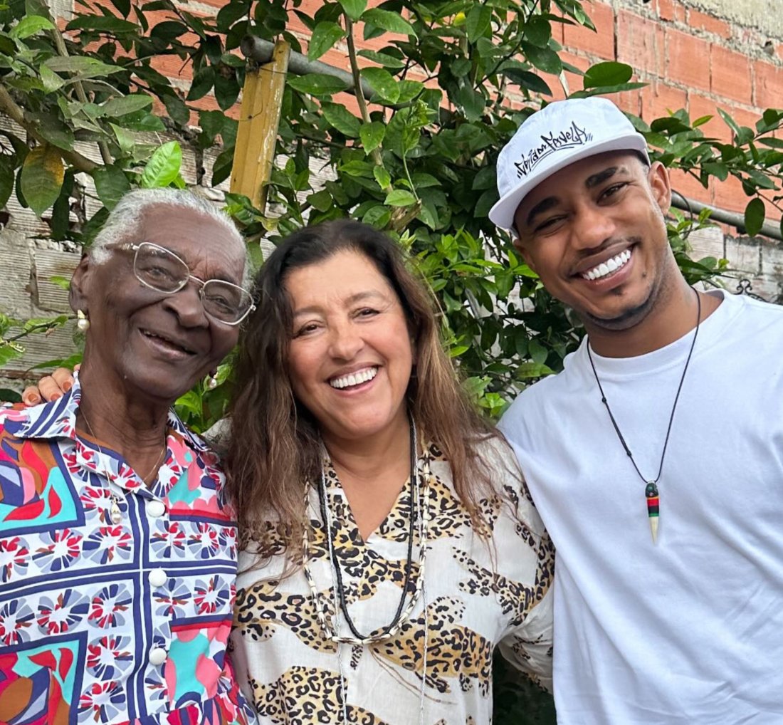 [Regina Casé cumpre último desejo de Preta Gil ao lado do Kannalha; veja fotos]